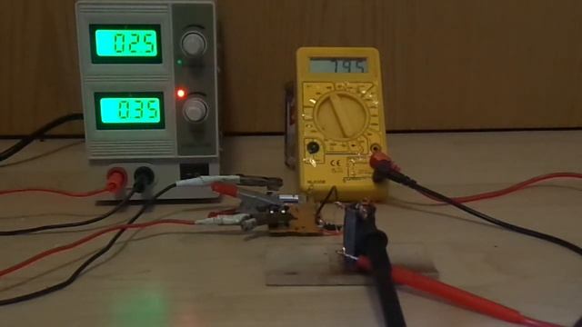 Versuch einen 400V:120µf Elko/Kondensator zu überladen mit Einwegkameraelektronik смотреть онлайн
