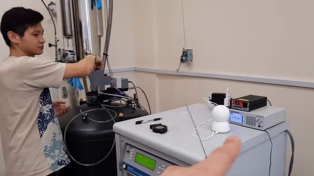 Смена образца на PPMS-9 с реконденсатором CryoMech. смотреть онлайн