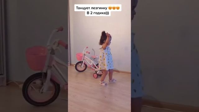 А ведь Монике тут всего 2 годика #лезгинка #девочкатанцует #детилезгинка #кавказ #кавказскиепесни смотреть онлайн