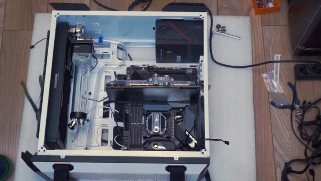 Сборка игрового пк на водяном охлаждение / Протекла водянка при сборке компьютера смотреть онлайн