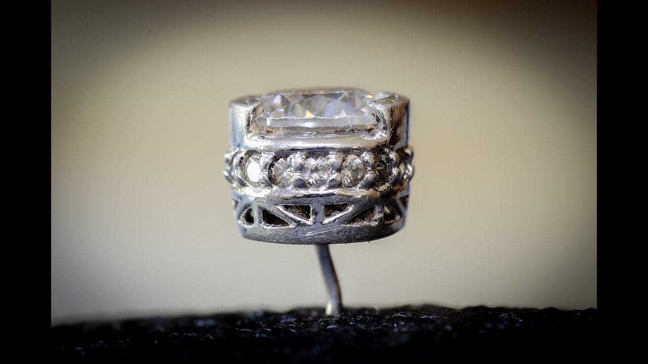 Metal Detecting Diva digs up a HUMONGOUS Diamond earring, in BC Canada, by Louie Molnar смотреть онлайн
