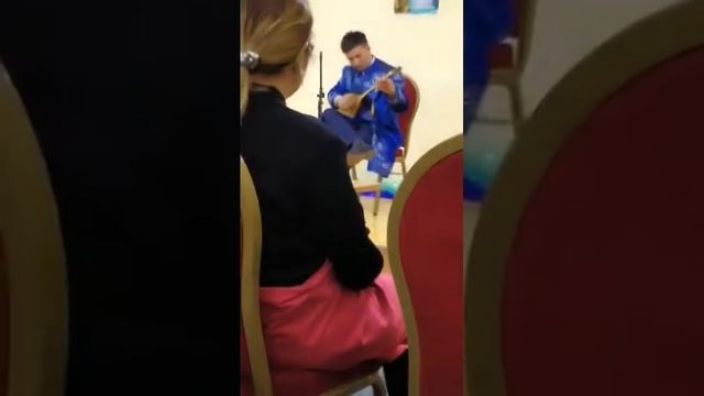 Халық күйі "Ақсақ құлан" орындаған: Еркебек смотреть онлайн