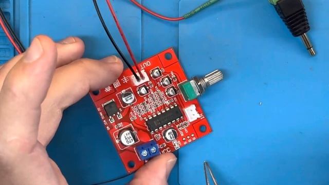 Easy Reverb Board - part 2: Add Delay Knob (pt2399) - reverb/echo mod for pedal/cosplay mask/helmet смотреть онлайн