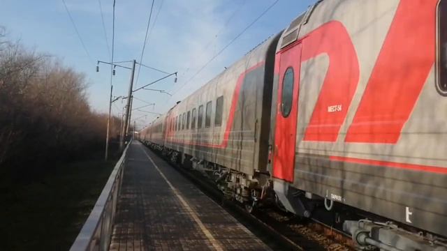 Электровоз ЭП1М 594 с поставкой новых вагонов. смотреть онлайн