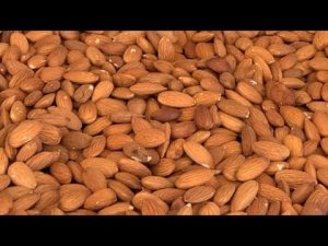 Как правильно  употреблять миндаль