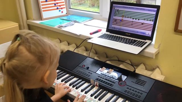 Soft Mozart. Транспонирование Песенки Тоники и Охранника в Ре мажор/ 1 и 2 ступени лада смотреть онлайн