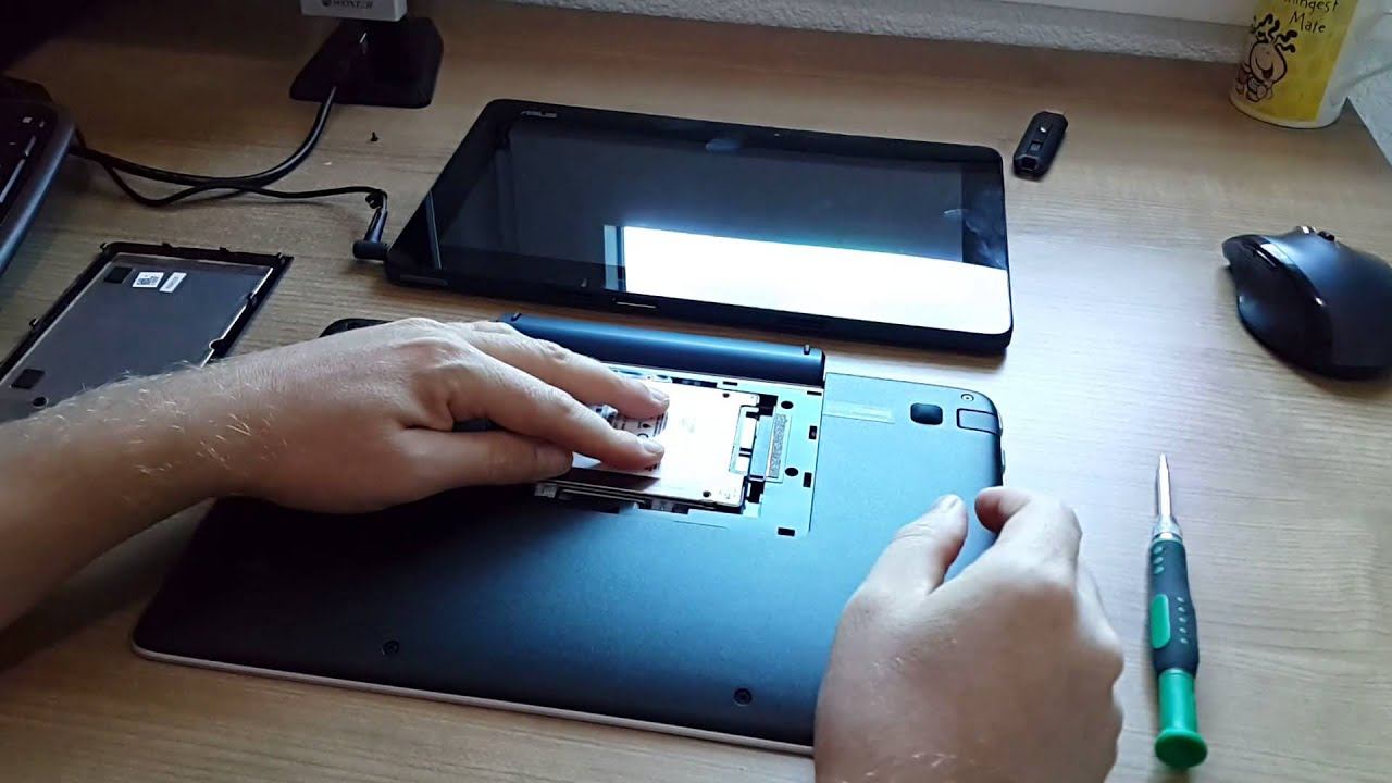 Asus Transformer Book T200TA adding a 2.5" ssd to the dock смотреть онлайн