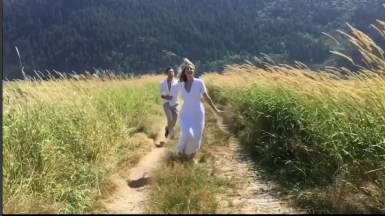 Melissa Benoist (Supergirl) And Chris Wood (Mon-el) Being Silly 🤣 смотреть онлайн