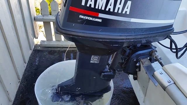 Yamaha 40 HK/HP 3 cylinder Autolube смотреть онлайн