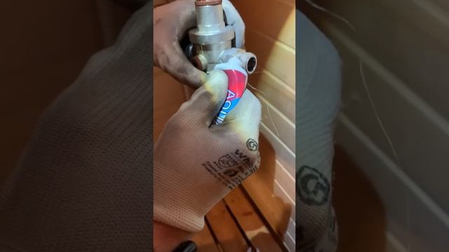 Как установить редуктор понижения давления воды. Shorts 6 смотреть онлайн