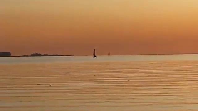 Autumn Sunset on the beach смотреть онлайн