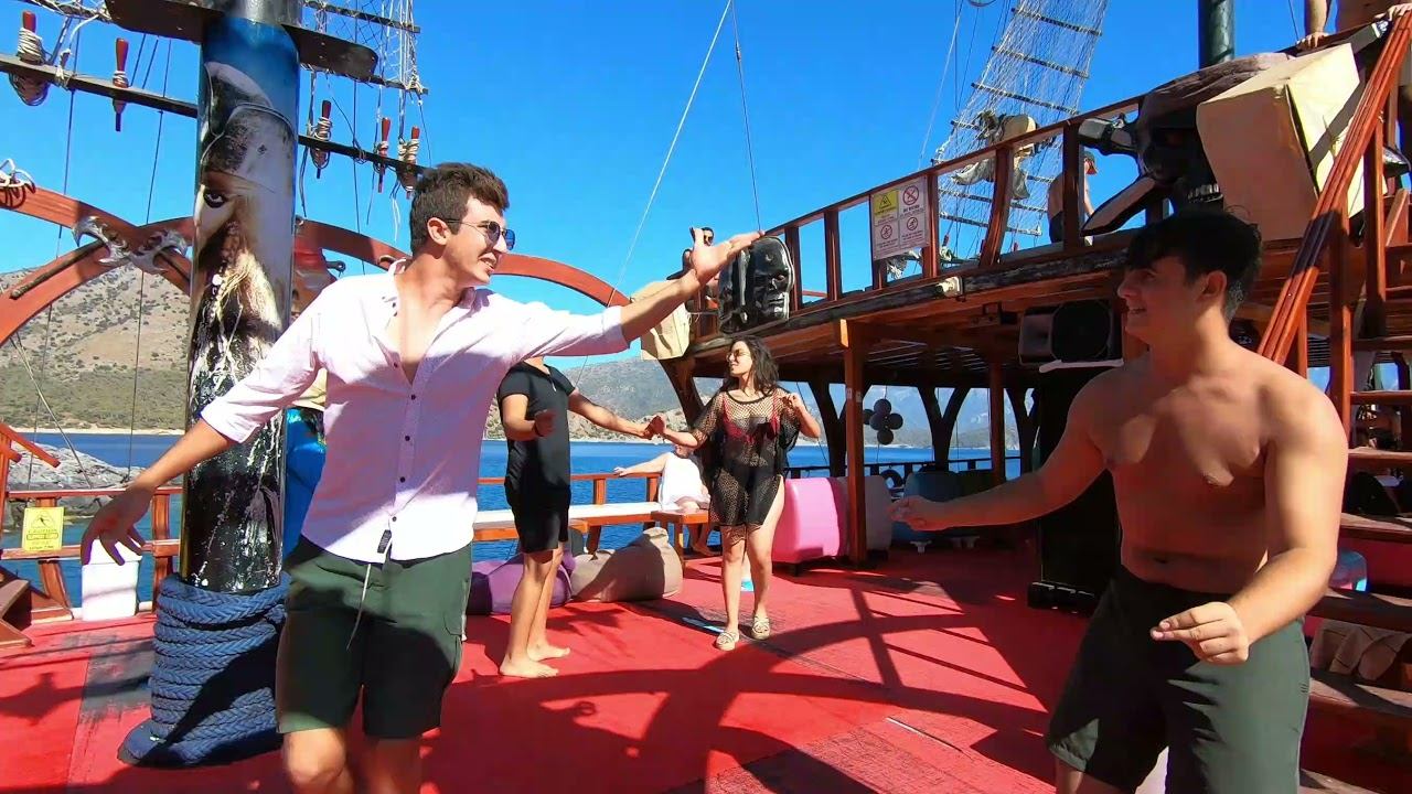 PIRATE SHIP IN OLUDENIZ, TURKEY: GREAT DAY OUT смотреть онлайн
