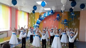 Песня "Первый звонок" Н.Май, старшая группа.