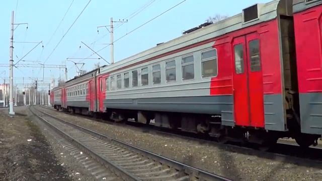 Электропоезд ЭД4м-0138 перед желтым! (2) смотреть онлайн