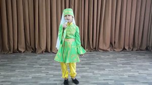 Кадралиева Аэлита ,10 лет ногайская песня «Аьзиз анам»
