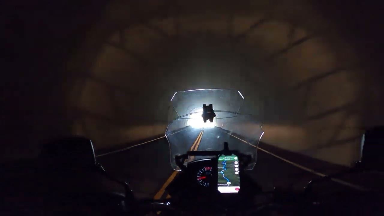 Riding through forest - Suzuki V-Strom 650 XT - Part 1 смотреть онлайн
