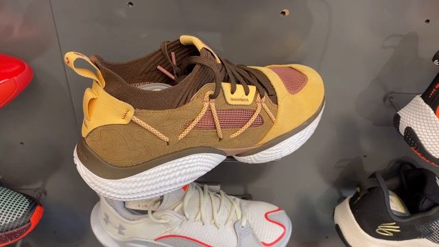 Under Armour Curry Flow Cozy (Messa Yellow/Coyote) - Style Code: 3023815-700 смотреть онлайн