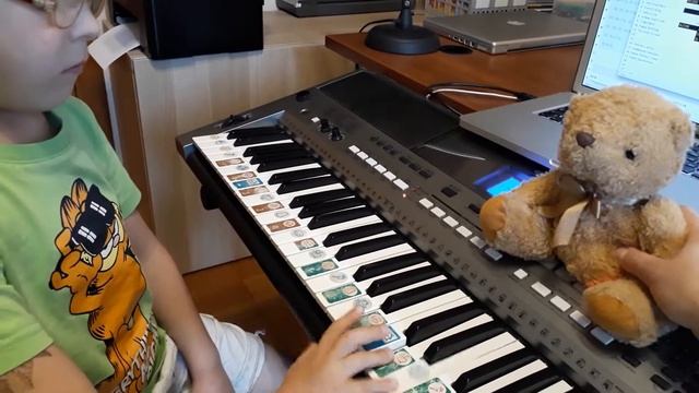 Soft Mozart Academy Чернов Саша 5 лет 10 мес Ганон 2 этап Переход к движению вниз с медвежонком 201 смотреть онлайн