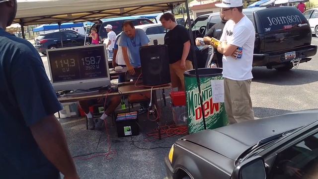 Two EMF YOLO 15's 160 dB out of the trunk смотреть онлайн