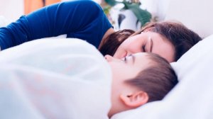 Врач объяснила, с какого возраста ребенок должен спать отдельно