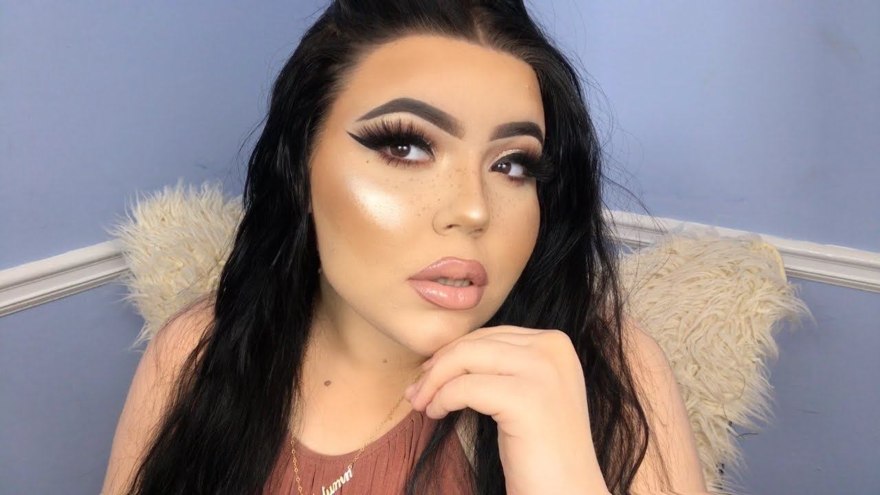 Glitter Cut Crease | 2018 смотреть онлайн