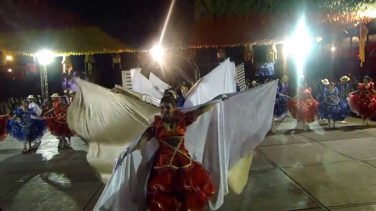 Associação Cultural de Quadrilha Junina Talentos da Terra 2013 (Jandaia GO) смотреть онлайн