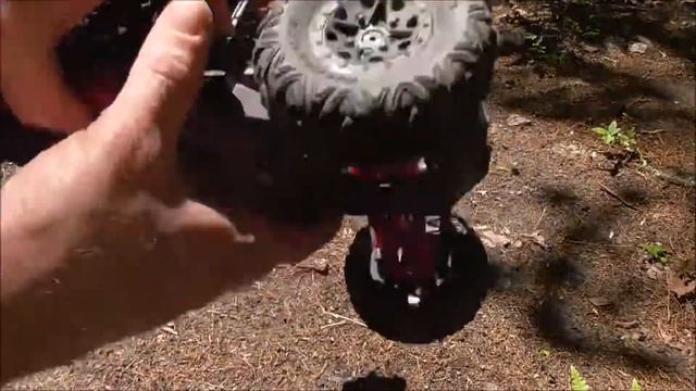 Reviewing the Axial Yeti Jr. Can-Am Maverick 1/18th scale electric RTR смотреть онлайн