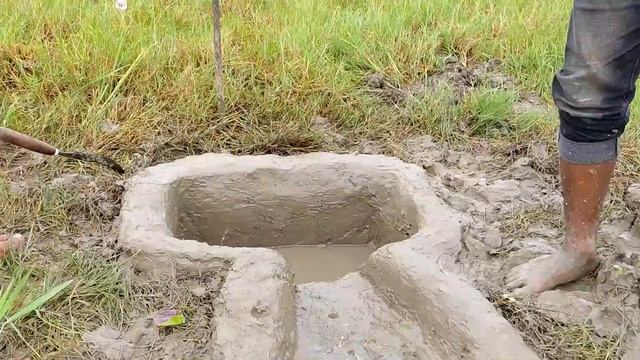 Amazing Hole Fish Trap - Smart Boys Build Fish Trap By Muddy Soil In The Natural Beautiful Field