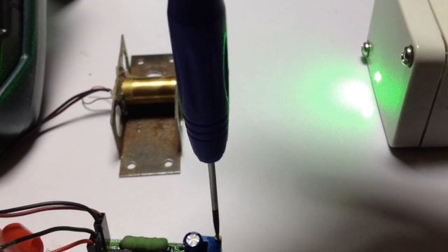 CONSTANT CURRENT LASER DIODE DRIVER USING OPA2350 смотреть онлайн