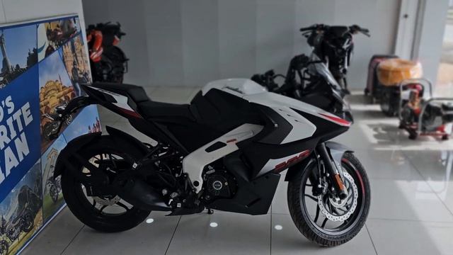 2023 Bajaj Pulsar RS200 BS6 Review | Features, Specifications & On-road price смотреть онлайн