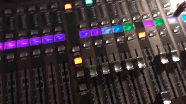 Effects In Monitors, Behringer X-32 смотреть онлайн