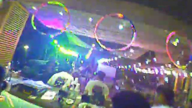drone race in a cafe смотреть онлайн