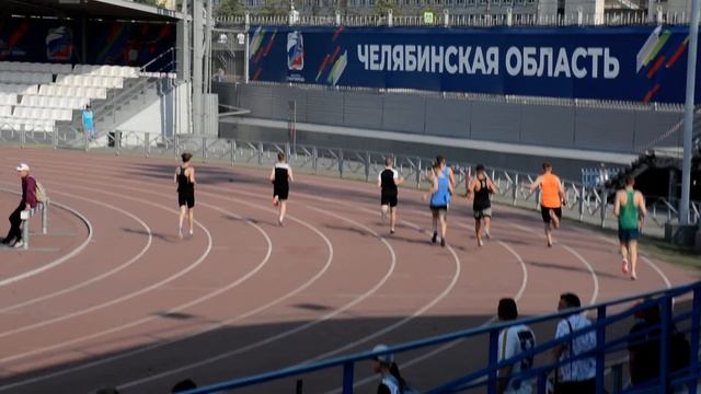 Финальный забег на 100 метров среди юношей до 18 лет смотреть онлайн