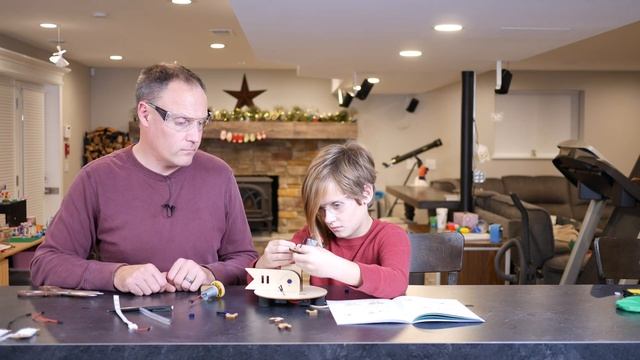 Awesome KiwiCo String Shooter Teaches STEM Inertia and Momentum (Thanks Cousin Matthew)! смотреть онлайн