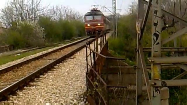 Пристигане на влак 90106 на товарна гара Русе на 18.04 смотреть онлайн