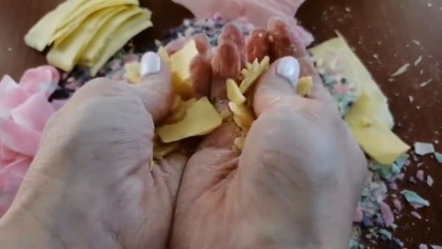 АСМР. Невероятный хруст мыльных розочек и пластинок смотреть онлайн