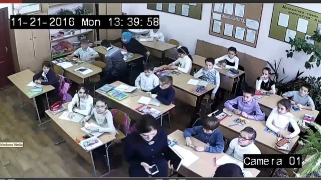Взлом камеры в Крымской школе (дед Максим, Пистолетов, Зеленый слоник, гимн Украины) смотреть онлайн