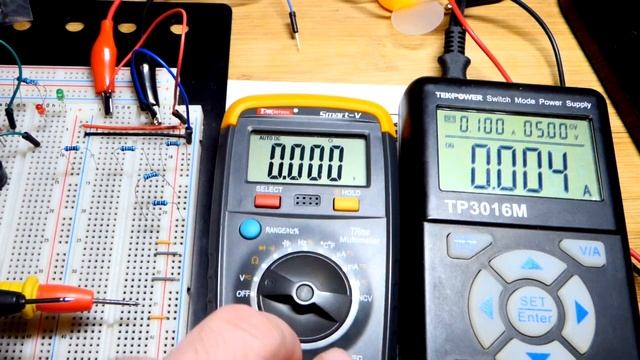Quick explanation of fixed resistor voltage divider circuits by electronzap electronics смотреть онлайн