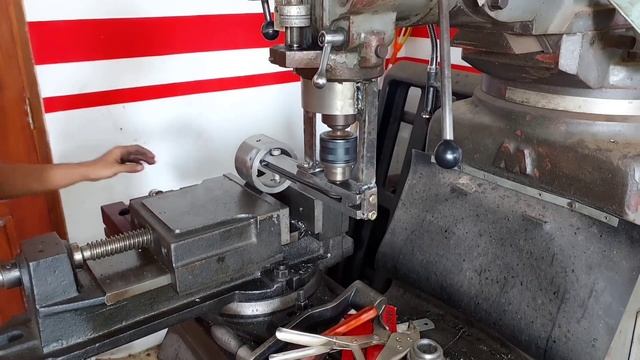 Alat buatan tangan ini sangat efektif untuk membuat alur pasak & verseng pada diameter dalam смотреть онлайн