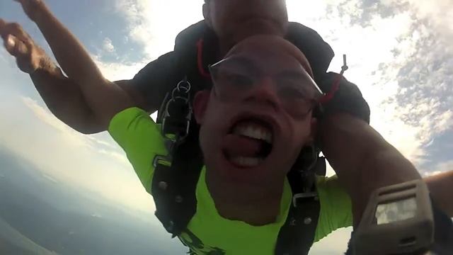 Tandem Skydive | Terry from Chattanooga, TN смотреть онлайн