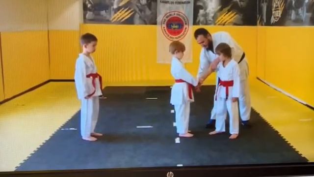 Освобождение от захвата двумя руками. смотреть онлайн
