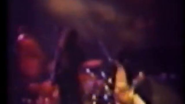 Led Zeppelin - Live in Long Beach, CA 1975 (Rare Film Series) смотреть онлайн
