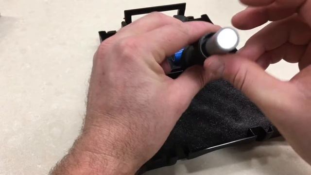 UCero XML-T6 LED Flashlight смотреть онлайн