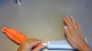 ДЕЛАЮ АНТИСТРЕСС ИЗ ЗУБНОЙ ПАСТЫ