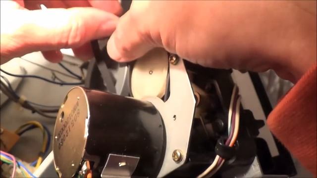 Marantz 1820 (5000) Cassette Deck Belt Change -- Part 2 смотреть онлайн