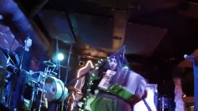 Stolen Babies - Push Button смотреть онлайн