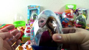 surprise eggs with candy inside