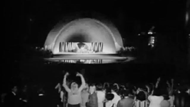 (Synced) The Beatles - Live At The Hollywood Bowl - August 23, 1964 - Source 3 смотреть онлайн