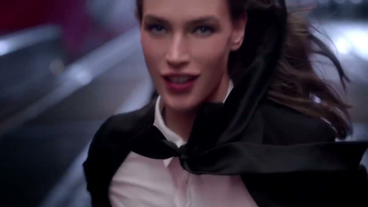 MON PARIS Yves Saint Laurent TV Spot pubblicitario 31'' смотреть онлайн