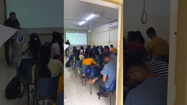 Group Discussion Class смотреть онлайн